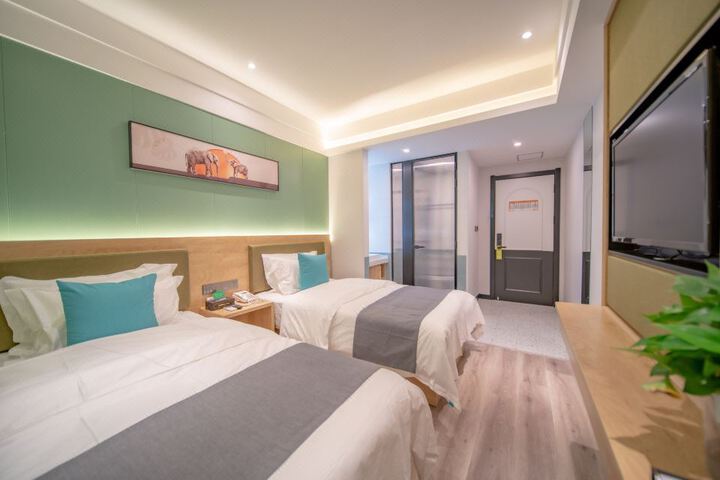 Durian Candy Boutique Hotel (Altay Russia Pedestrian Street Shop)