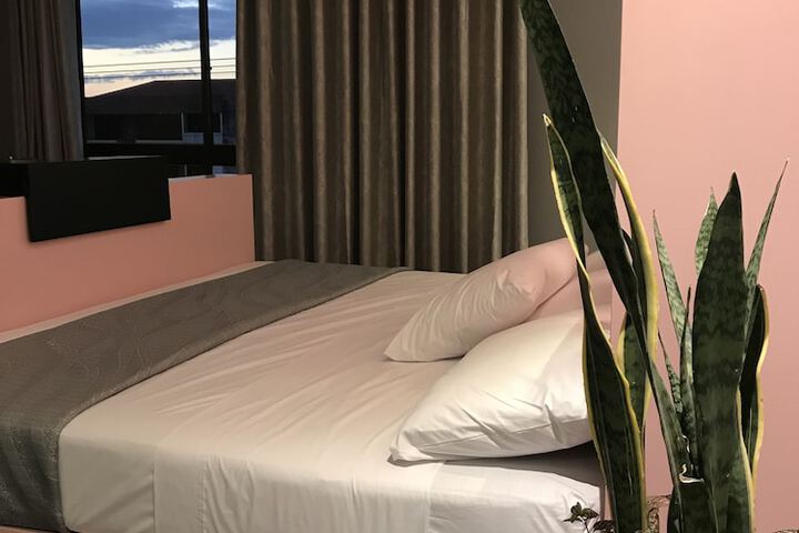 Room 11 of 118