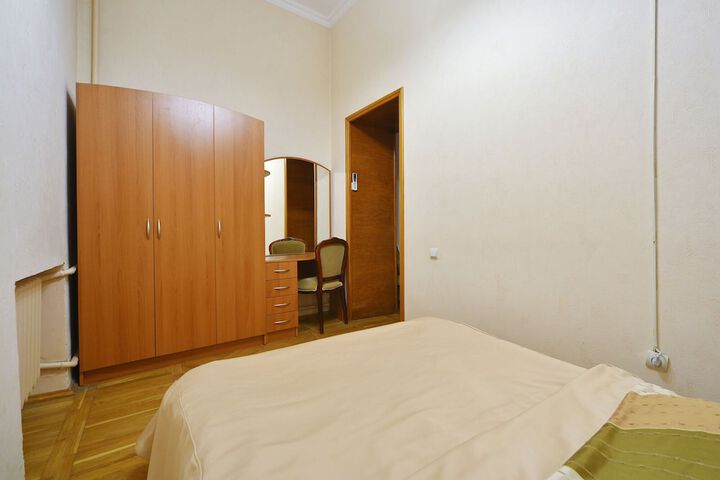 Room 18 of 40