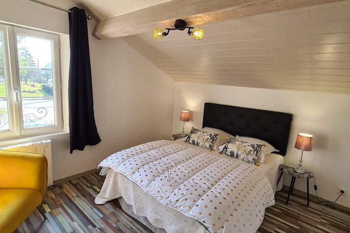 Room 10 of 52