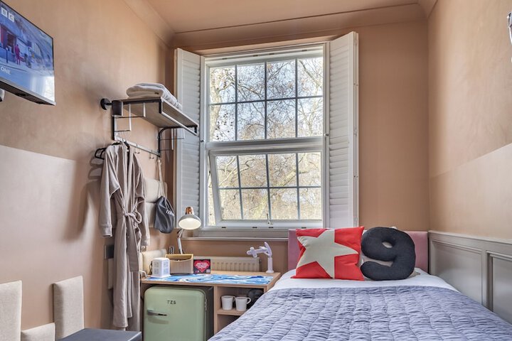Room 180 of 344