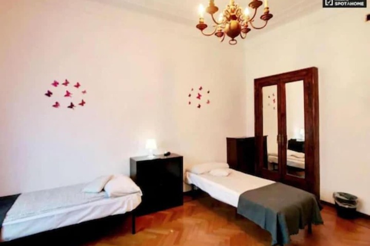 Room 7 of 14