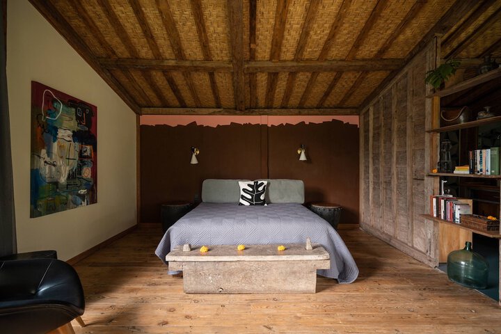 Room 4 of 73