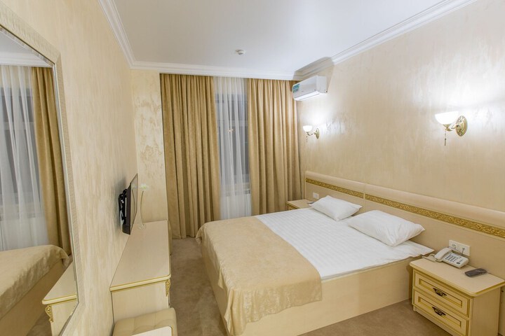 Room 5 of 52