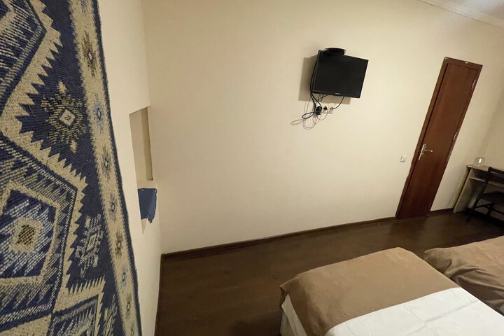 Room 93 of 146