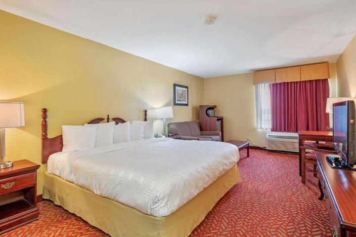 Double Accessible Queen Size Bed