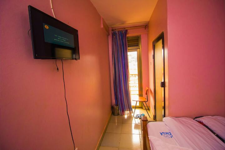 Room 12 of 14