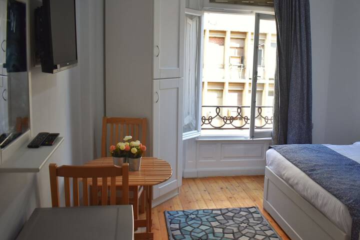 Room 22 of 32