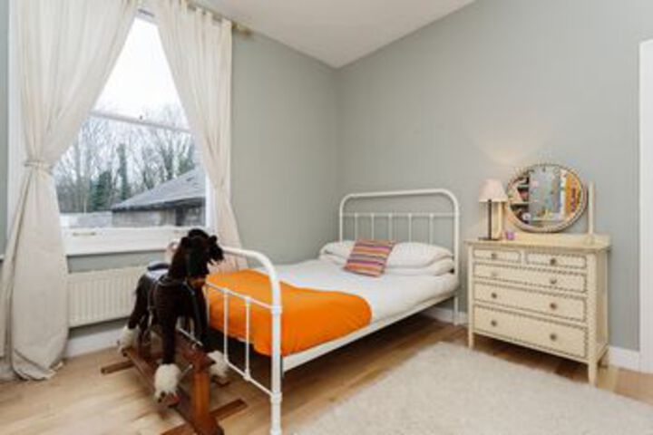 Room 4 of 13