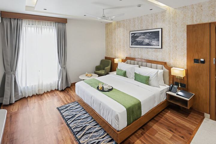 Room 2 of 8