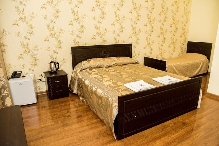 Room 5 of 38
