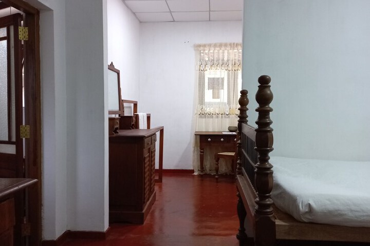 Room 5 of 22