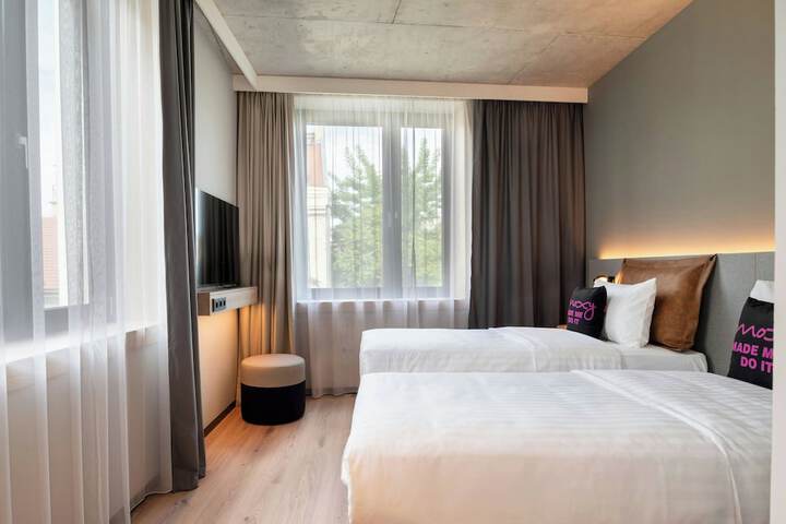 Room 45 of 74