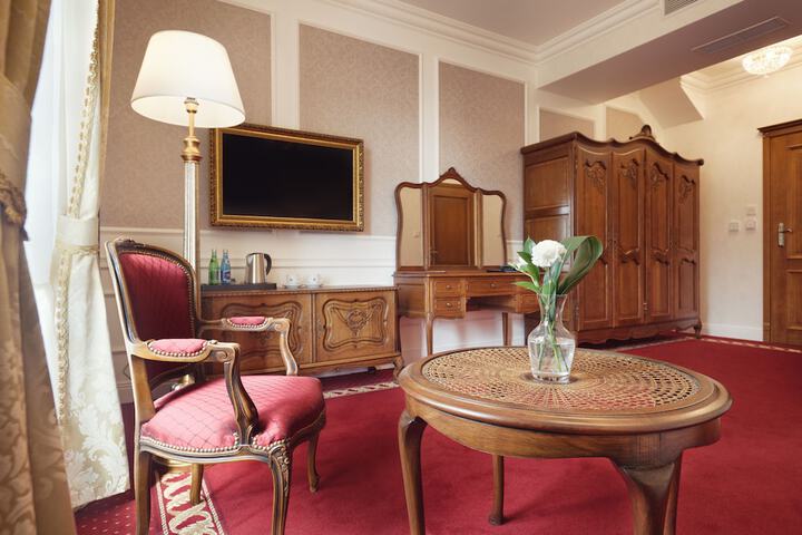 Room 30 of 60