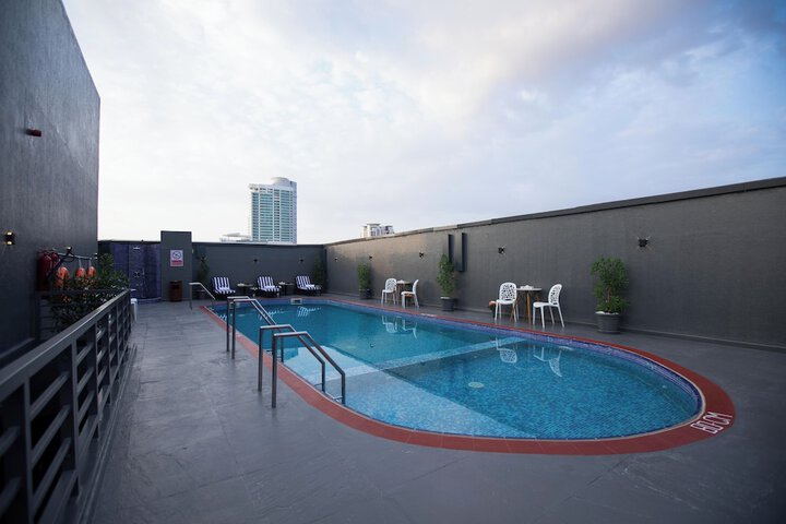 Pool 41 of 65