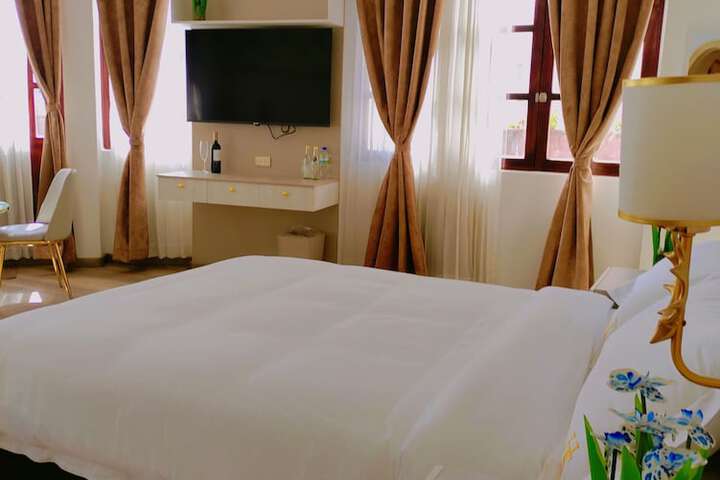 Room 37 of 90
