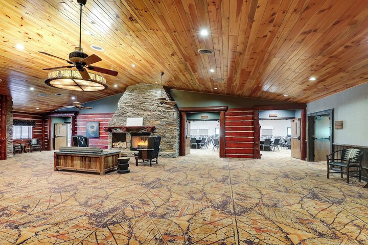 Hotel Interior 4 of 43