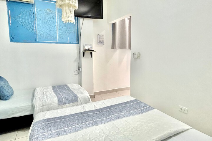 Room 9 of 12