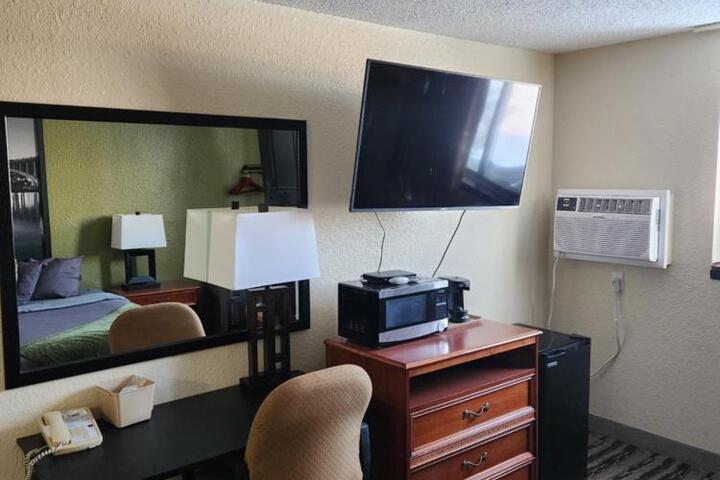 Hotel Suite Photo