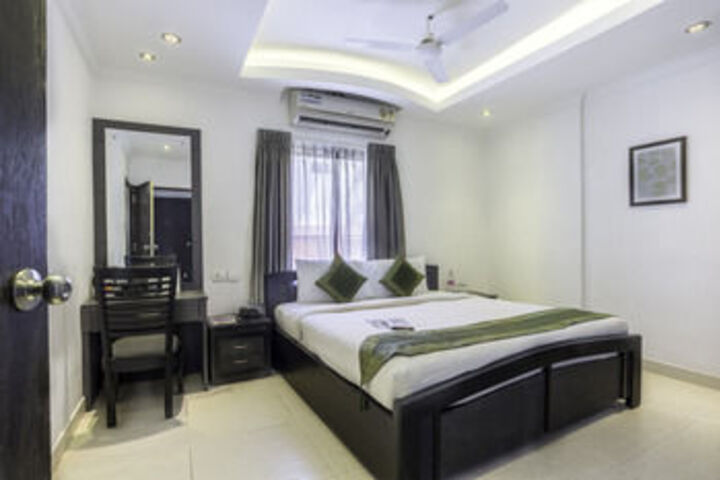 Room 10 of 21