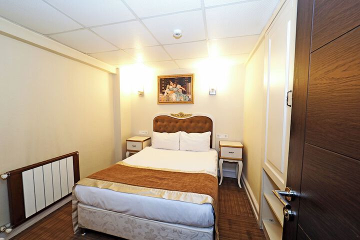 Room 12 of 61