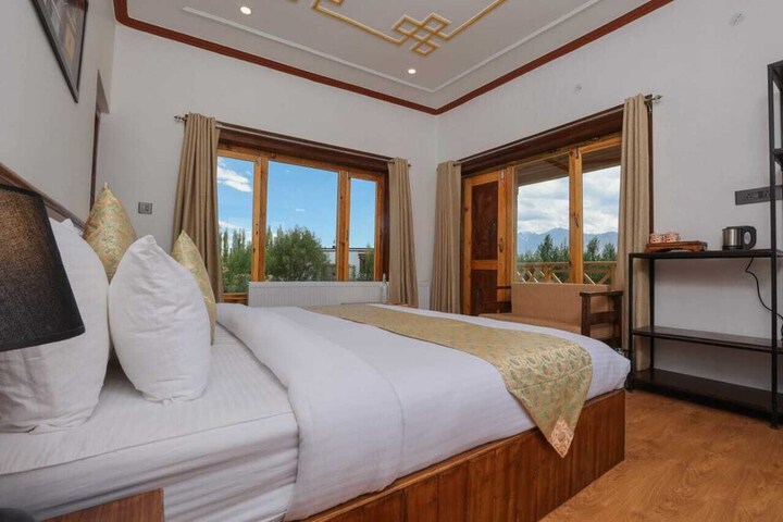 Room 21 of 38