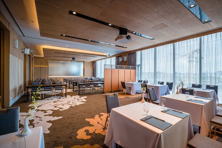 Ballroom/Hall 112 of 139