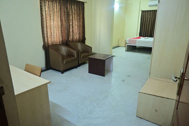 Room 8 of 16