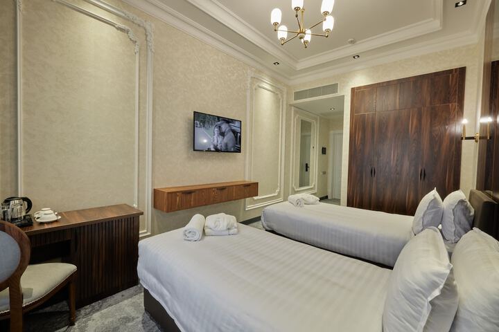 Room 13 of 31