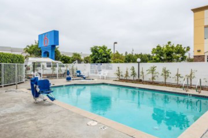 Pool 14 of 25