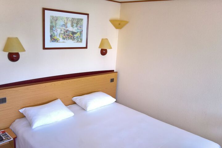 Room 4 of 45