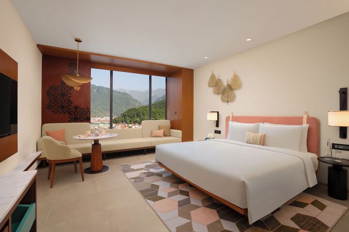 Room 15 of 44