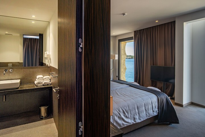 Room 31 of 50