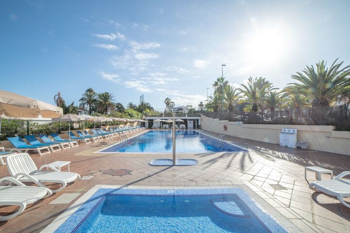 Pool Hotel