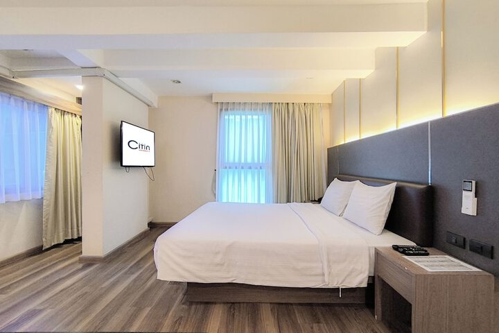 Room 18 of 36