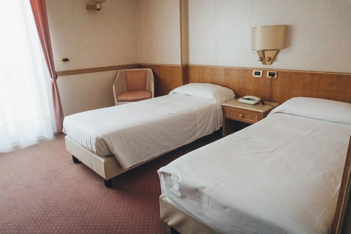 Room 18 of 68
