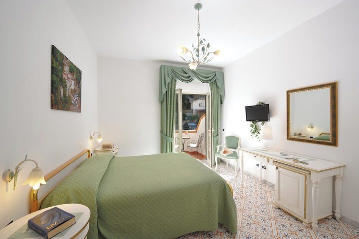 Room 7 of 17