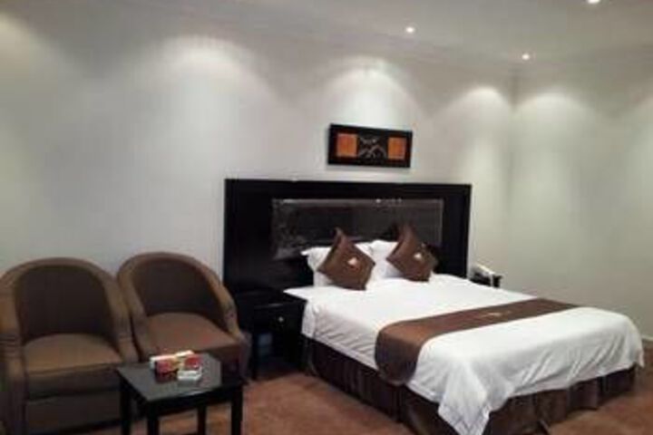 Room 10 of 17