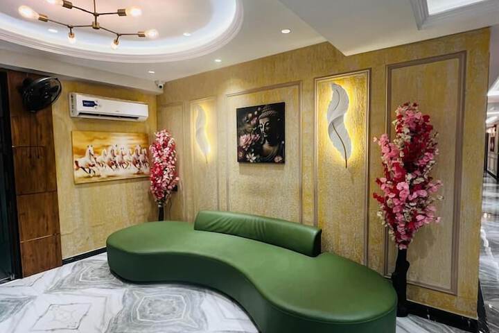 Hotel Interior 4 of 23