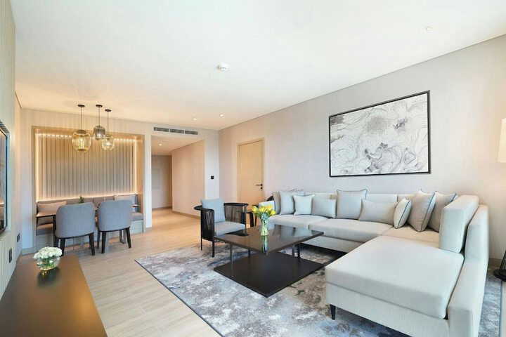 Room 35 of 180