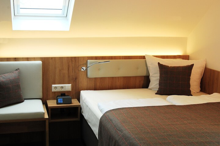 Room 13 of 50