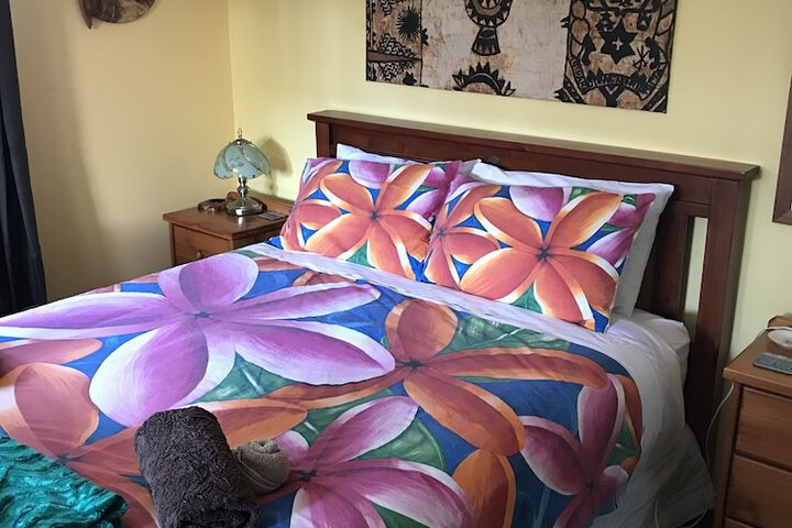 Room 2 of 76