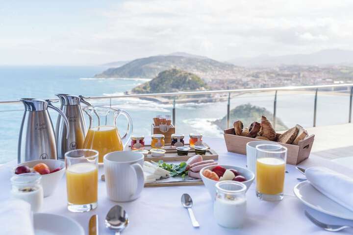 Breakfast/Coffee Service 61 of 106