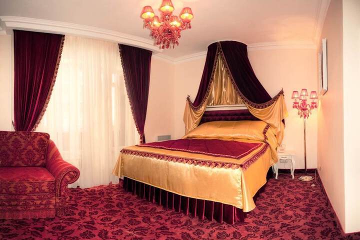 Room 3 of 25
