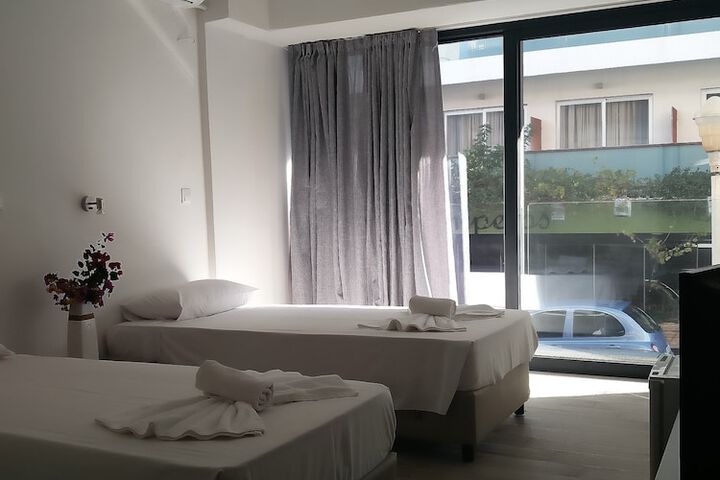 Room 8 of 19