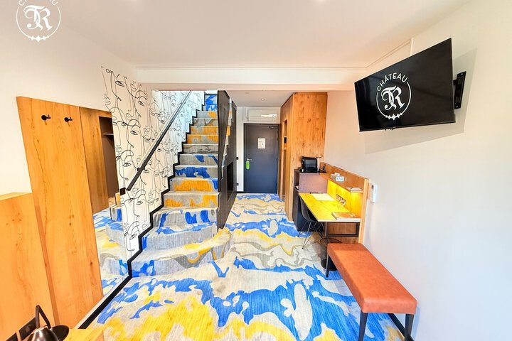 Room 73 of 217