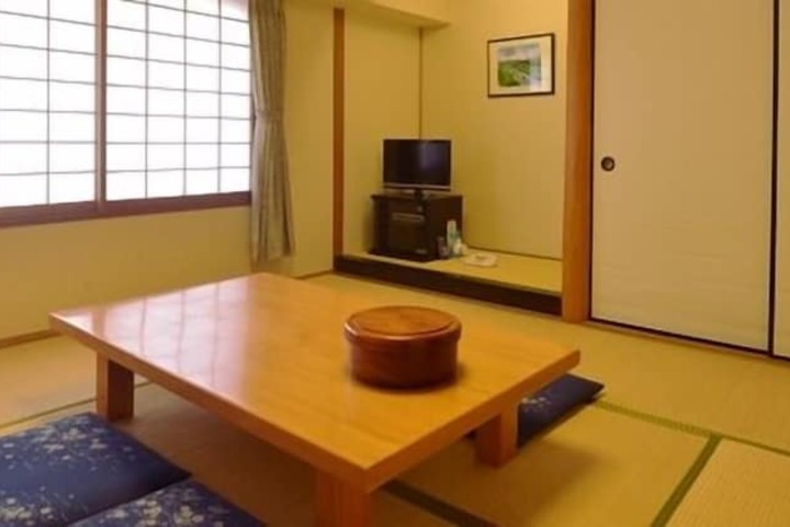 Room 22 of 35
