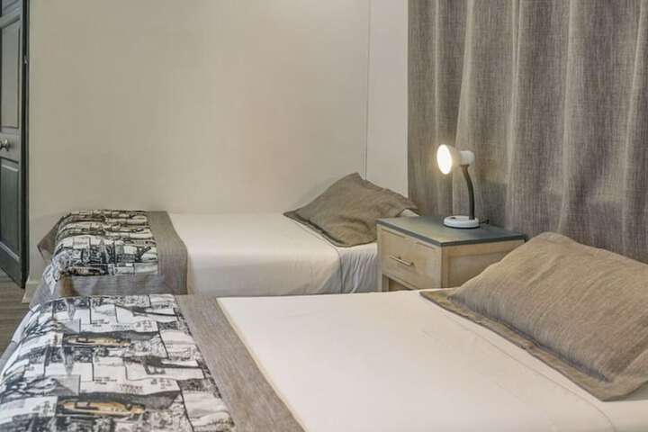 Room 3 of 6