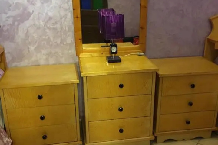 Room 4 of 9