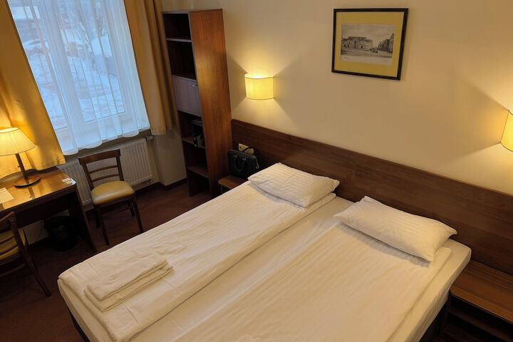 Room 19 of 64
